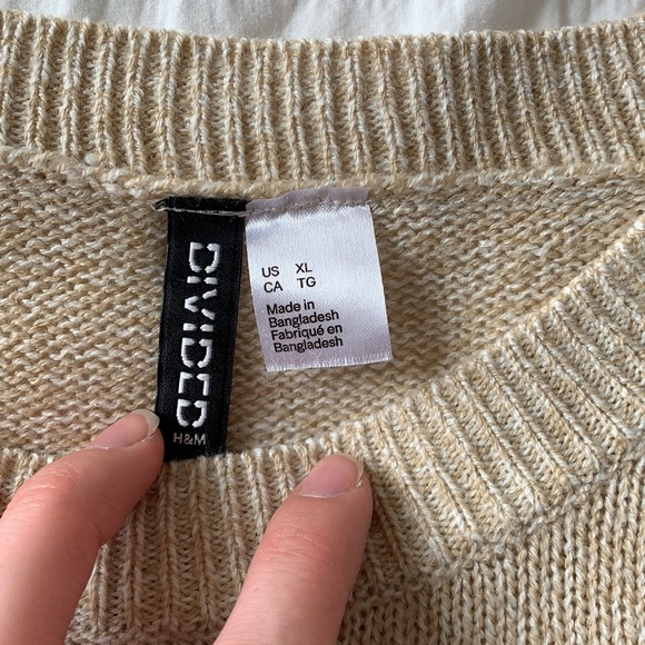 H&M boxy light weight sweater - Picture 2 of 4